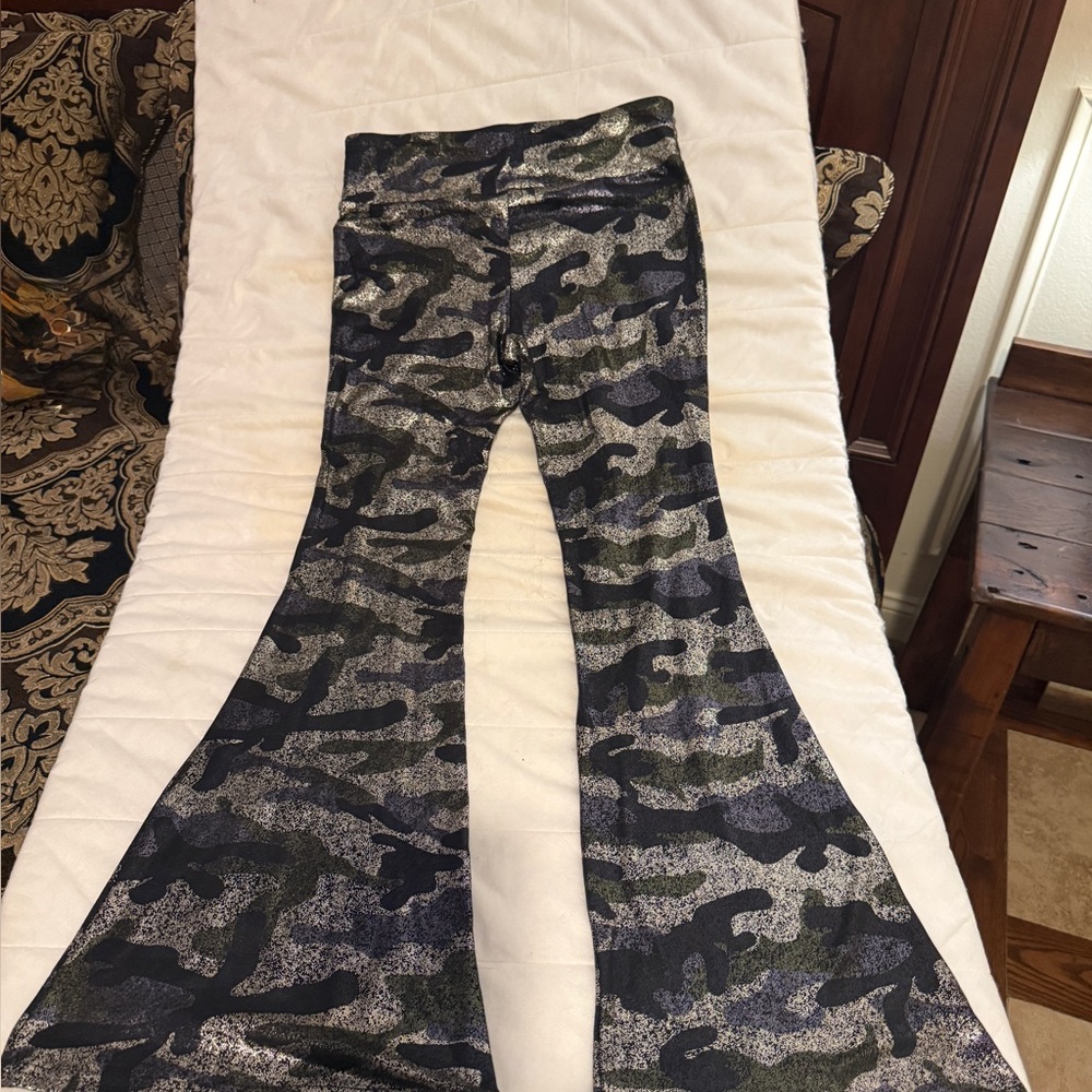 No Boundaries Black and Green Pants
